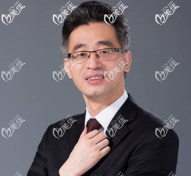 专业毛发移植医生吴文育 专业毛发移植医生吴文育