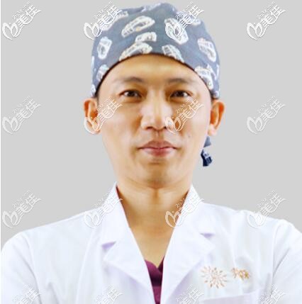 重庆莱森植发医生李少雄