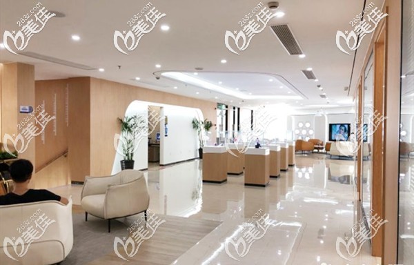 这是常州美奥口腔里面种植体的展示区