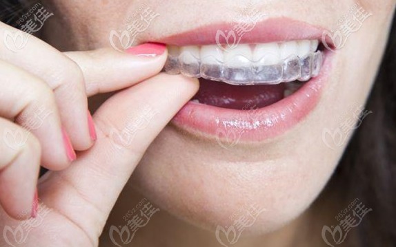 隐形牙套可以矫正地包天吗
