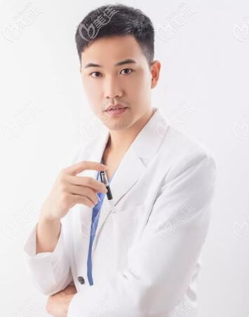 长沙星雅整形医院外科主任罗盛军