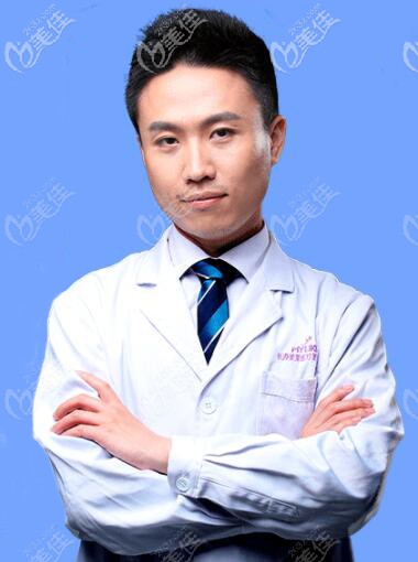 长沙美莱医疗美容医院美眼中心主任邹俊峰