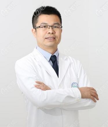 广州荔湾区穗江口腔种植医生何荣冰 广州荔湾区穗江口腔种植医生何荣冰