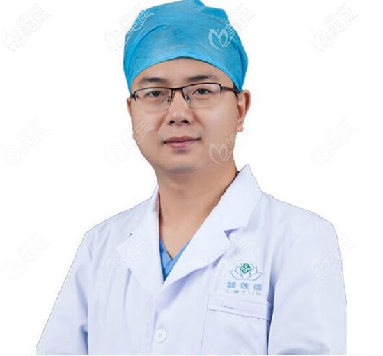 西宁碧莲盛植发医生张鹏程