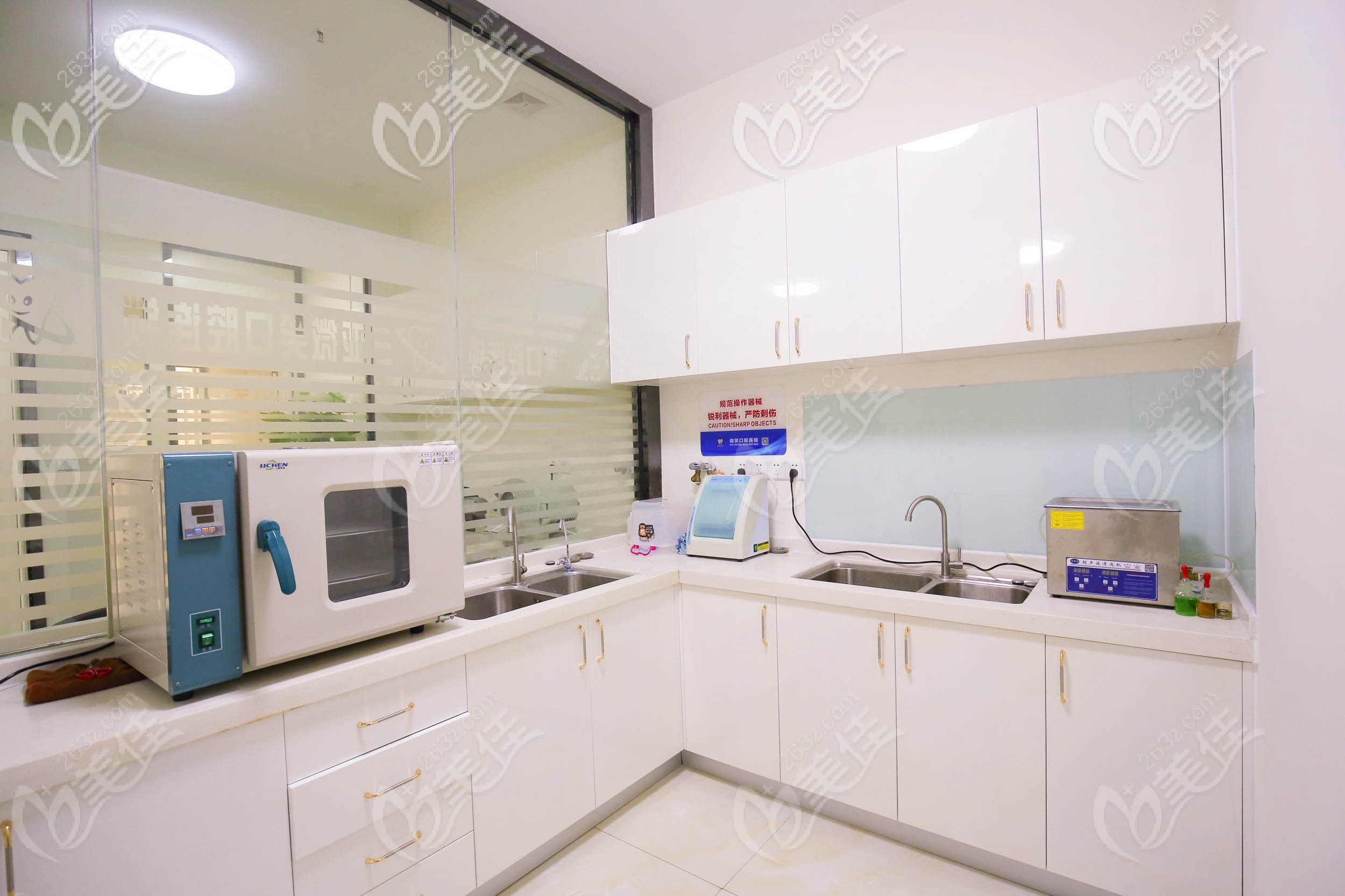 海南海口微笑口腔消毒室