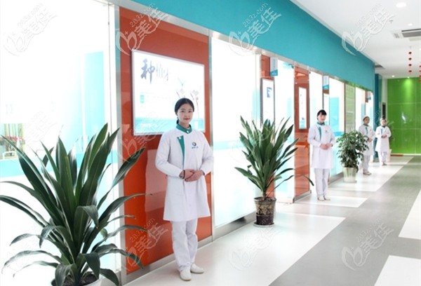 新桥口腔的牙齿正畸与牙齿种植数量在四川是名列前茅 新桥口腔的牙齿正畸与牙齿种植数量在四川是名列前茅