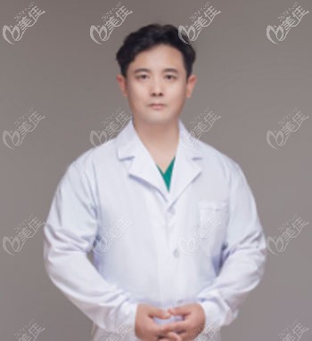 昆明时光医疗美容门诊部技术院长李弋 昆明时光医疗美容门诊部技术院长李弋