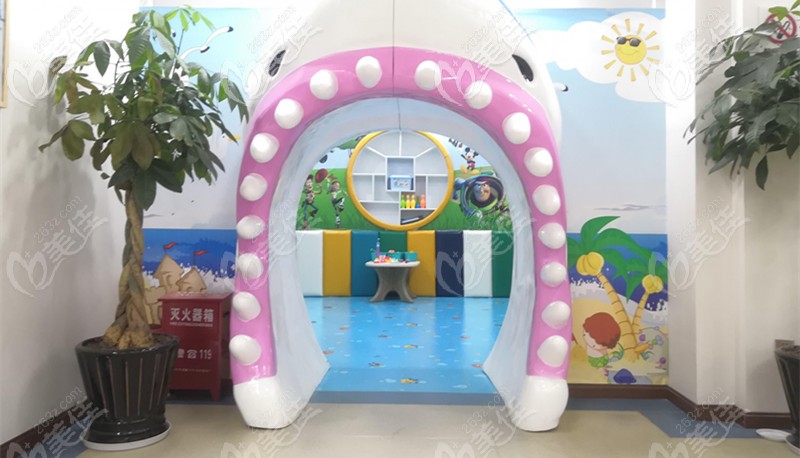 <span style= <span style=