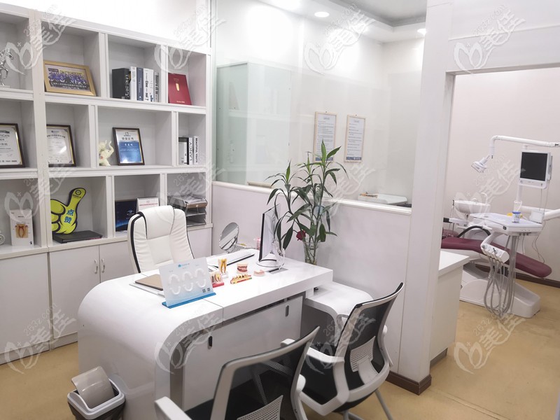 独立的面诊室及牙椅 独立的面诊室及牙椅