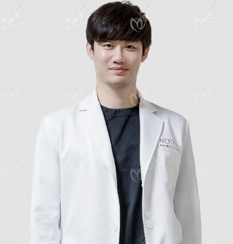 韩国WOOA妩阿整形外科金帝旼院长 韩国WOOA妩阿整形外科金帝旼院长