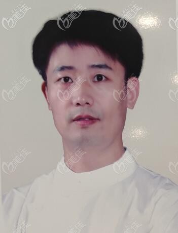 泰康拜博口腔河南事业部种植总监——王中杰 泰康拜博口腔河南事业部种植总监——王中杰