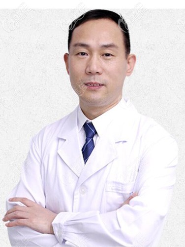 深圳博爱曙光口腔种植牙医生钟春根