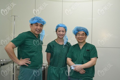 孟庆鹏院长参加手术交流会议 孟庆鹏院长参加手术交流会议