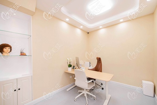 亲和植发一对一面诊室
