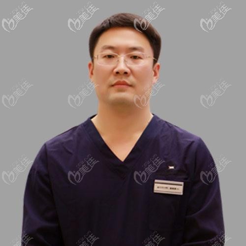 唐山牙博士口腔正畸医生杨峰涛