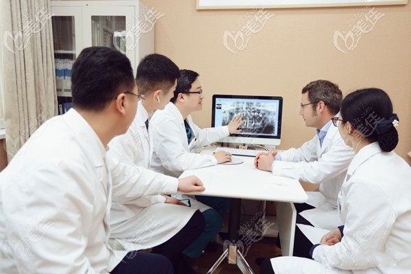 北京中诺第二口腔医院的医生团队