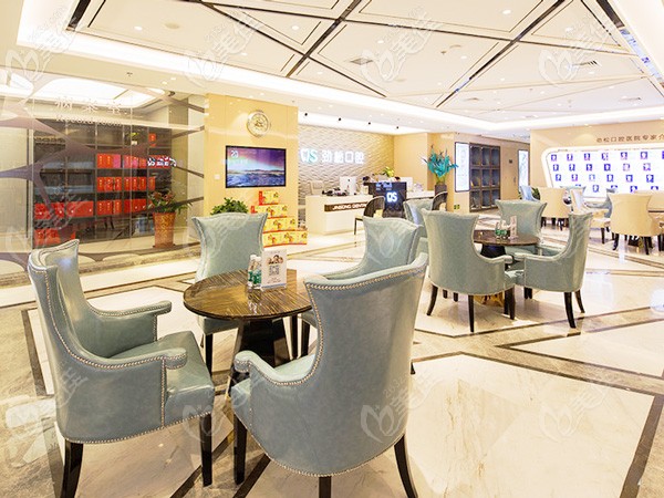 一楼大厅等候休息处 一楼大厅等候休息处