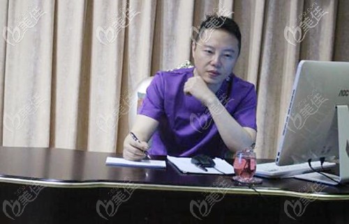 赵子康医生坐诊易韩整形