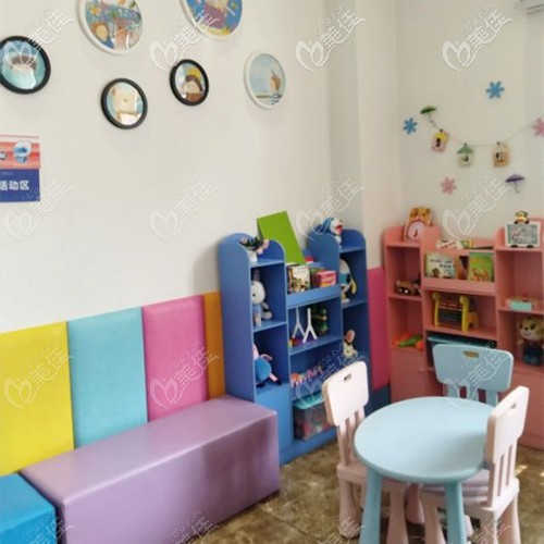 洛阳拜博口腔儿童玩具区