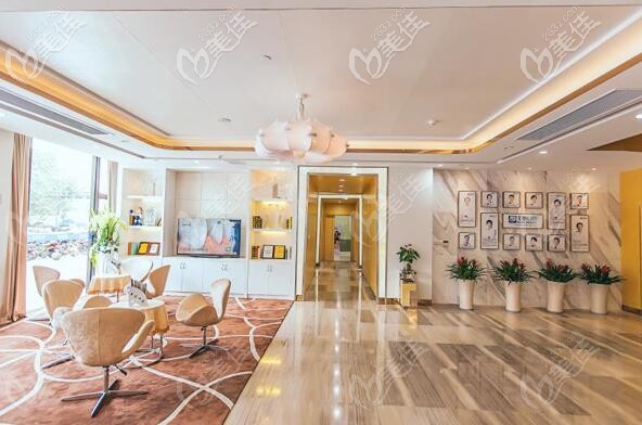 西湖院区一楼大厅