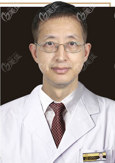口腔种植医师陈鹏