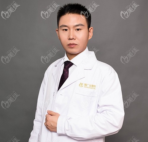 郑州的魏广运医生做鼻子果然厉害，找他做全肋骨鼻都五年了也没弯曲变形