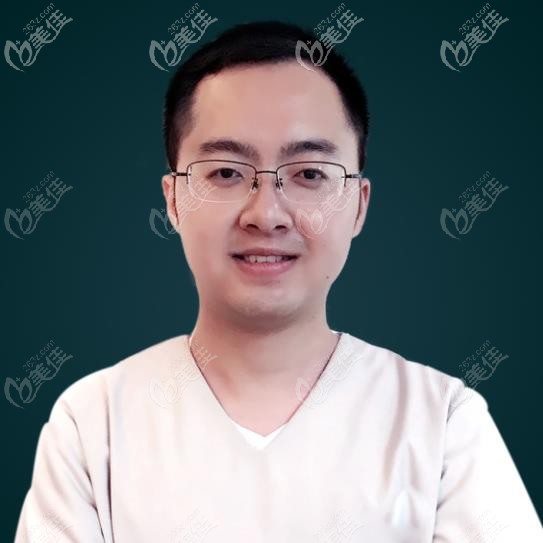 成都德道口腔蒋鑫医生 成都德道口腔蒋鑫医生