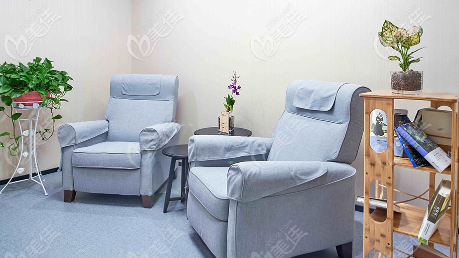 这张是鼎秀口腔等候区图示 这张是鼎秀口腔等候区图示