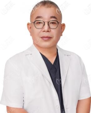 荟医疗美容门诊部技术院长王雷 荟医疗美容门诊部技术院长王雷