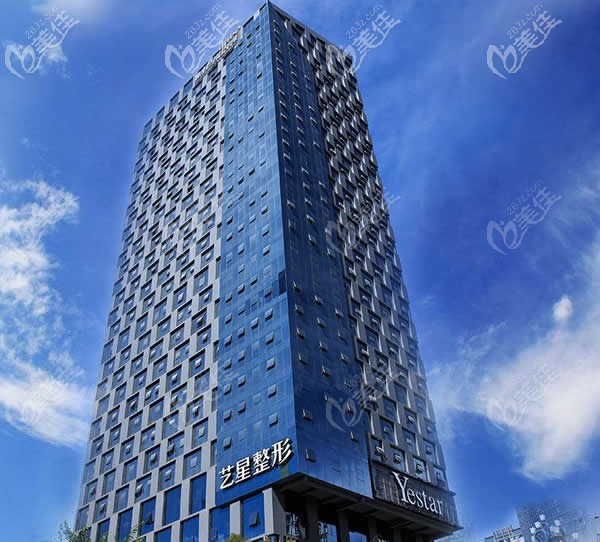 赚了！4月昆明艺星抽脂减大腿的价格只要9999元，比原价还便宜了一半呢