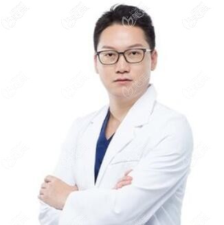 长沙星雅双眼皮医生陈立坤主任