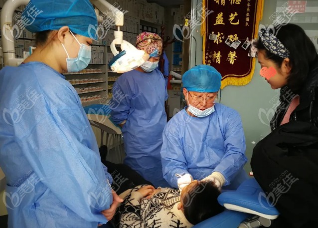 正畸陈凤山工作日常 正畸陈凤山工作日常