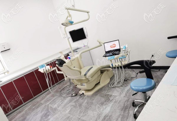 佛山万国口腔治疗室