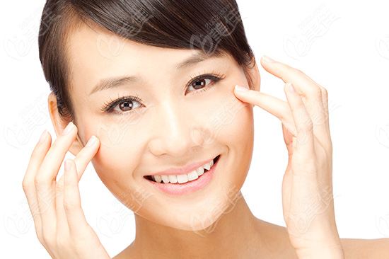 埋线双眼皮微整形