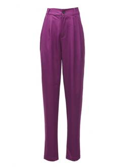 早春臀部显瘦巧搭术 升级你的美丽