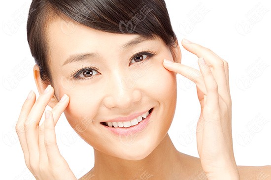 学会十二招 让你春日护肤不白忙