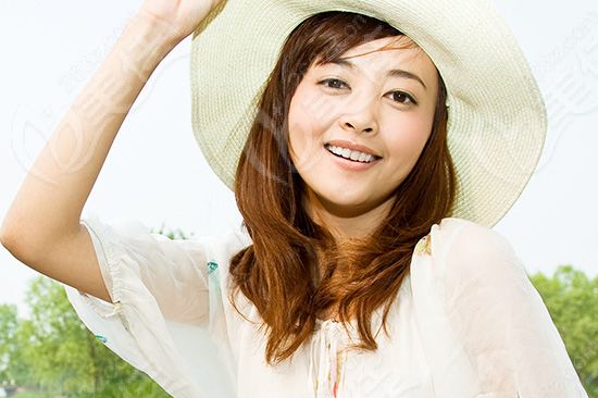 “姐弟恋”女星皮肤保养绝招