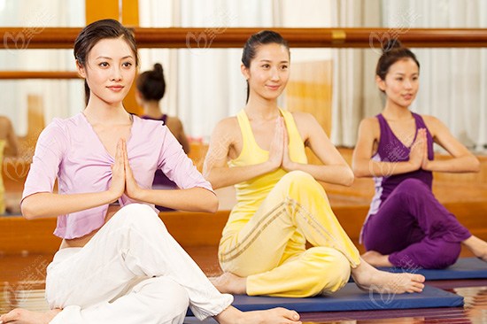 “姐弟恋”女星皮肤保养绝招