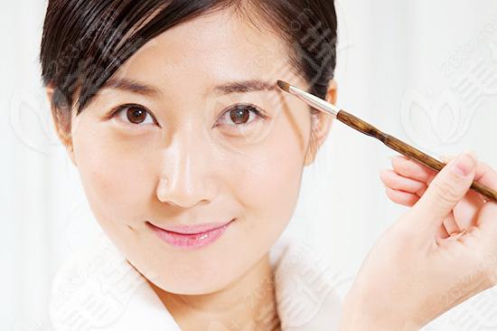 打败痘痘色斑 还你无暇美肌