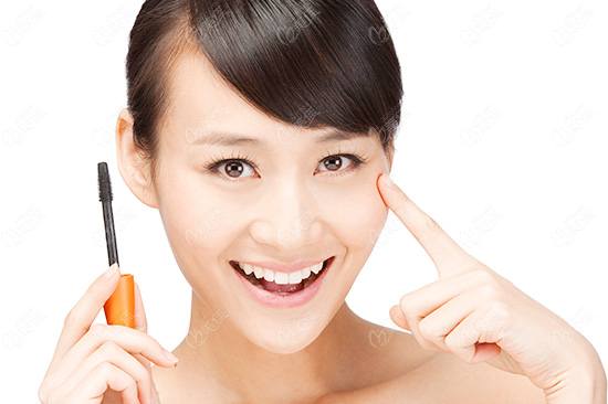 脸颊松弛下垂 9个手法还你紧致美颜