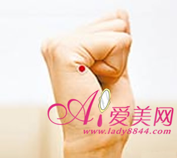 超简单看图取穴 <!--<i data=20240710-sp></i>-->穴位按摩祛痘法