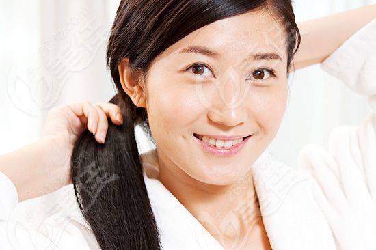 4个美胸方法让你去掉副乳