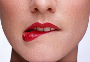 唇部的肌肤护理 按摩保养加食补