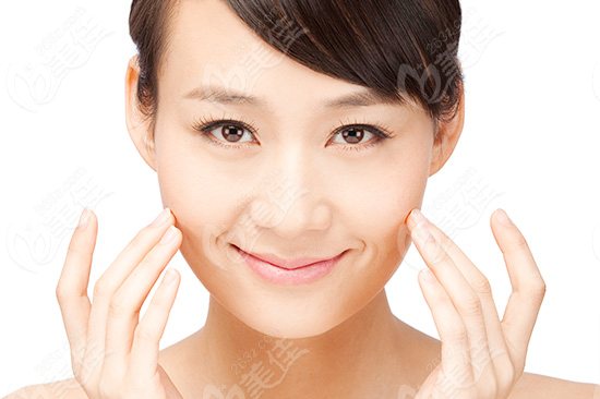 精油按摩瘦脸法 一周按出芭比精致小脸