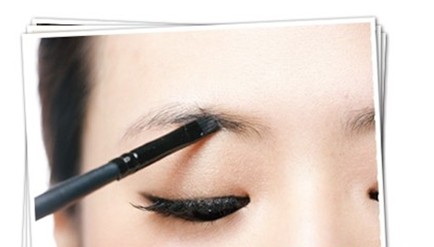 中性淡色粗眉正流行 3步教你摆脱丑眉