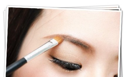 中性淡色粗眉正流行 3步教你摆脱丑眉