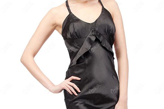 乐嘉发裸照秀身材 盘点男星猛男腹肌