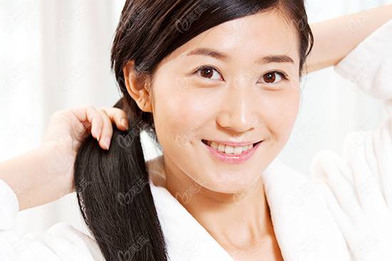 开会偷偷做 动动手指就紧肤